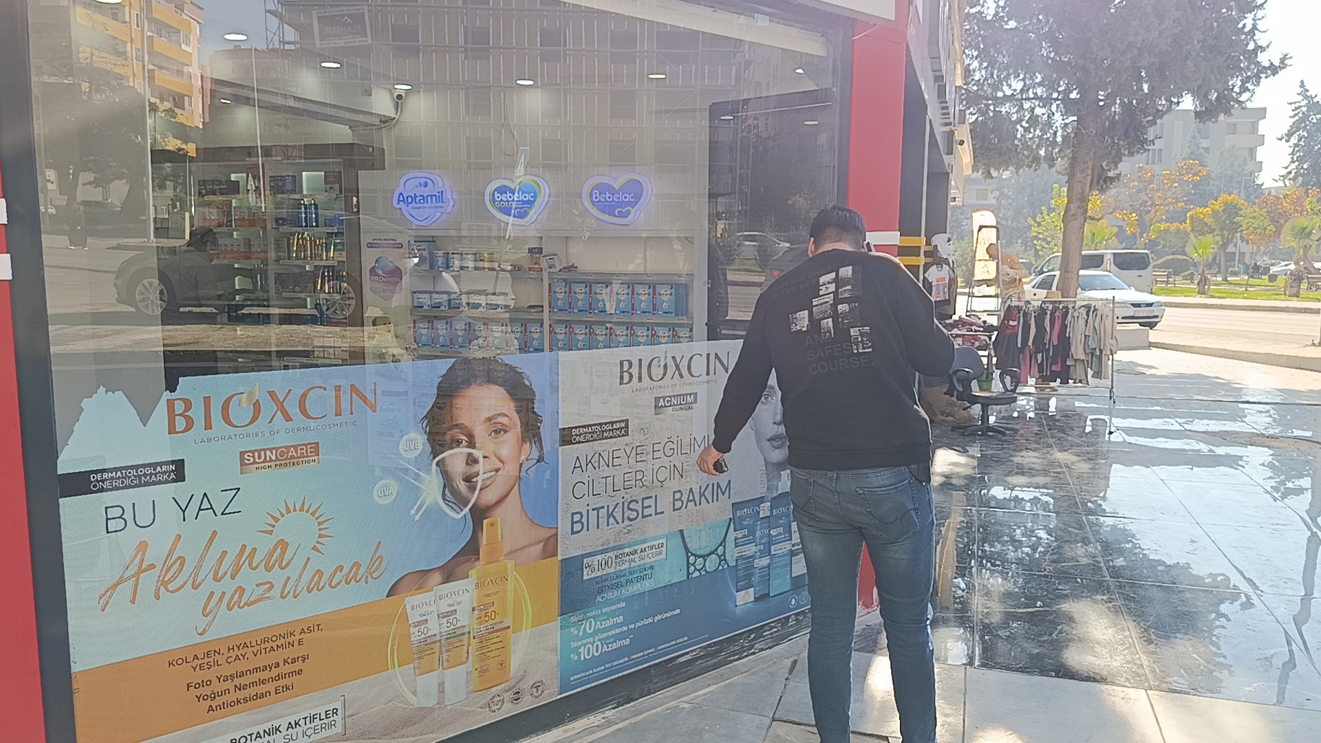 Eczaneye Silahli Saldiri Sabah Ise Gelen Eczaci Gordukleri Karsisinda Donakaldi 03