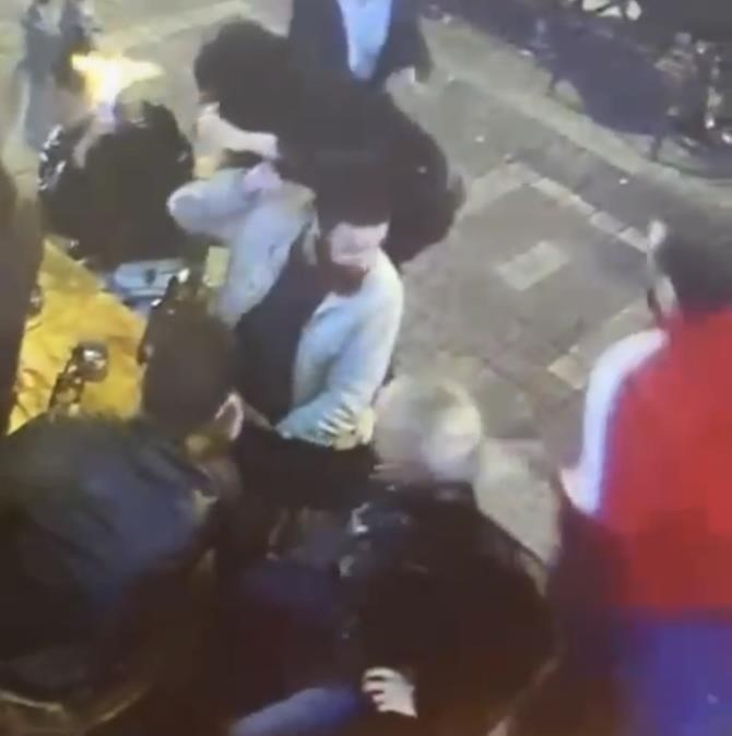 Eğlence Mekanı Önünde Dehşet Kadının Üzerine Yanıcı Madde Dökerek Ateşe Verdi (2)