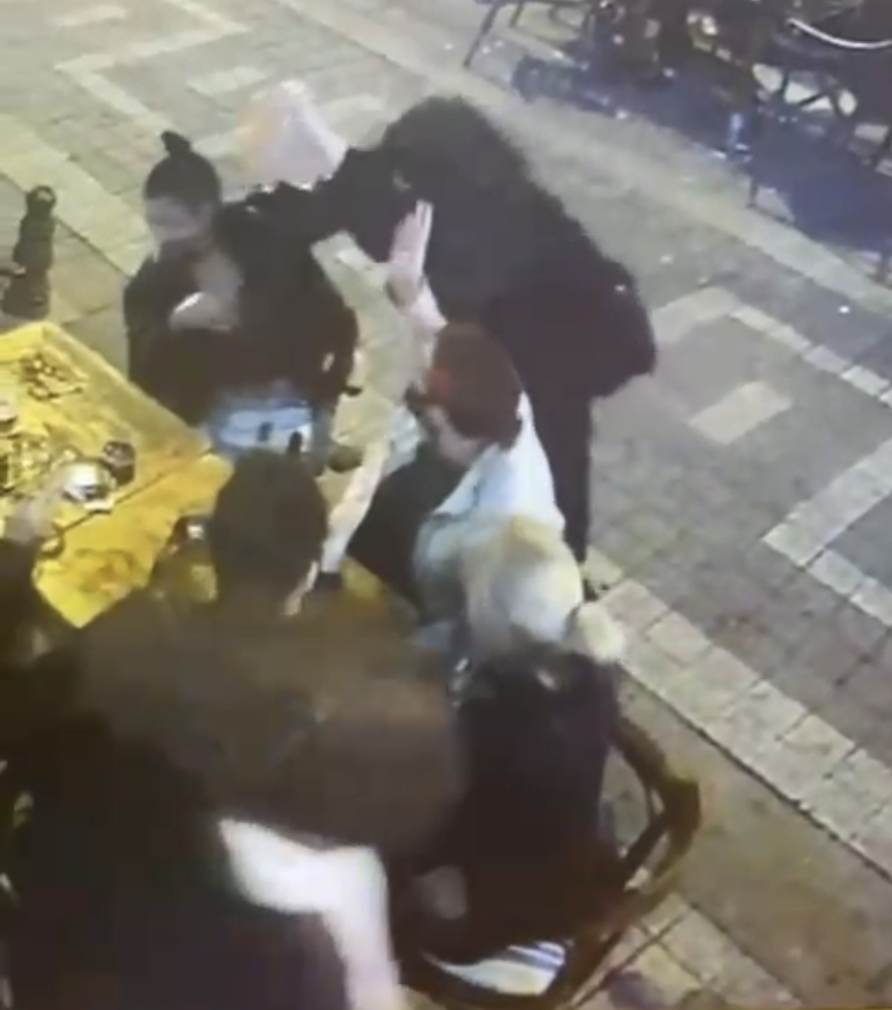 Eğlence Mekanı Önünde Dehşet Kadının Üzerine Yanıcı Madde Dökerek Ateşe Verdi (3)