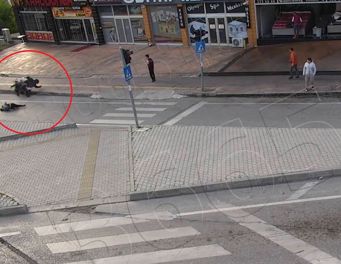 Ekim Ayında Meydana Gelen Motosiklet Kazalarının Büyük Bölümünün Hız, Kırmızı Işık Ve Şerit Ihlallerinden Kaynaklandığı Ortaya Çıktı. (1)