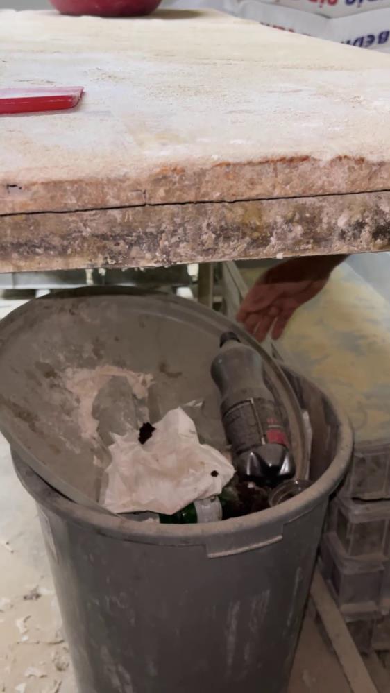 Ekmek Firininda Bocek Istilasi Zabita Saymakla Bitiremedi (2)