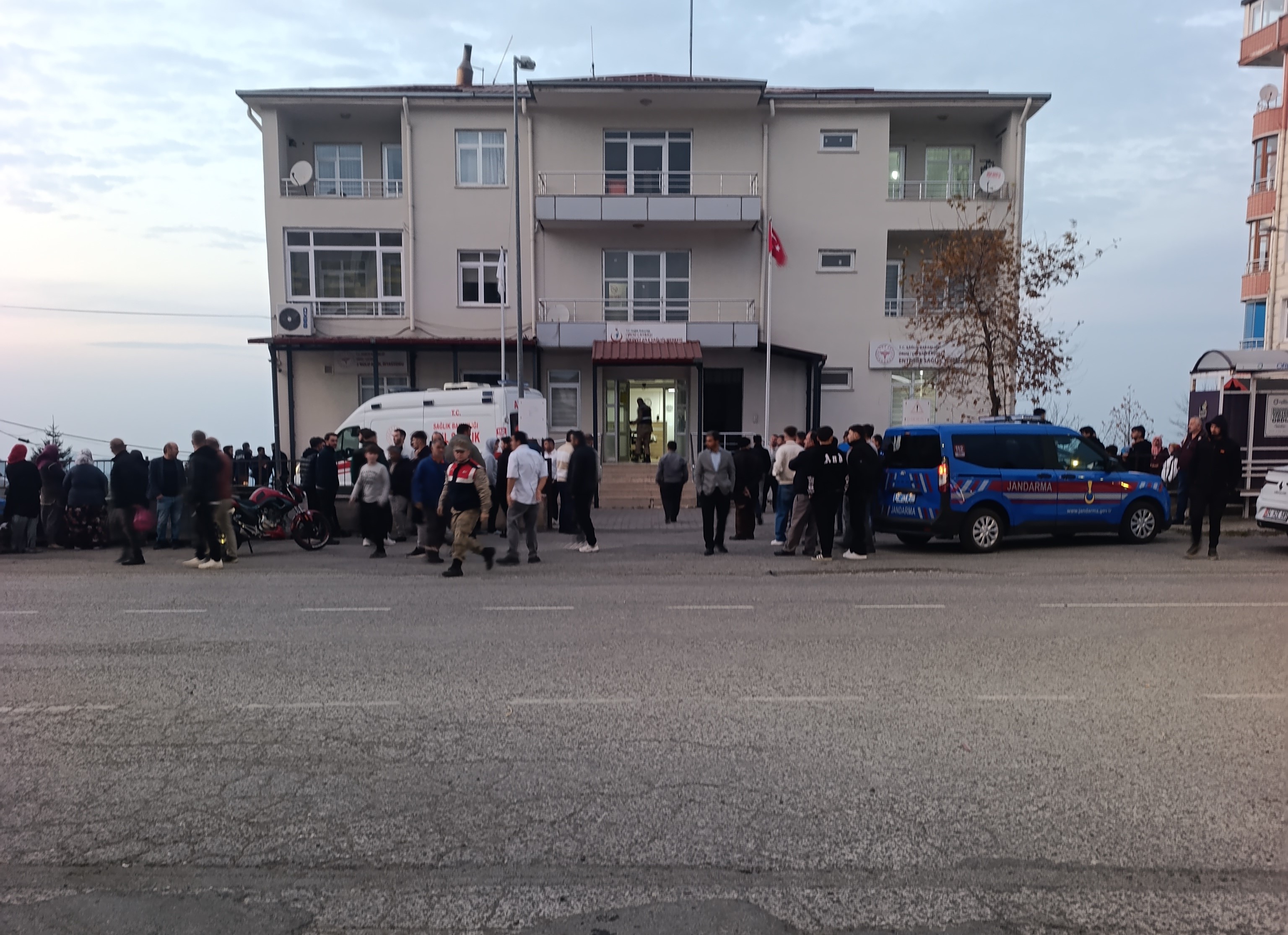 Ekmek Kavgasi Olumle Bitti 24 Yasindaki Isci Asansor Bosluguna Duserek Hayatini Kaybetti (2)