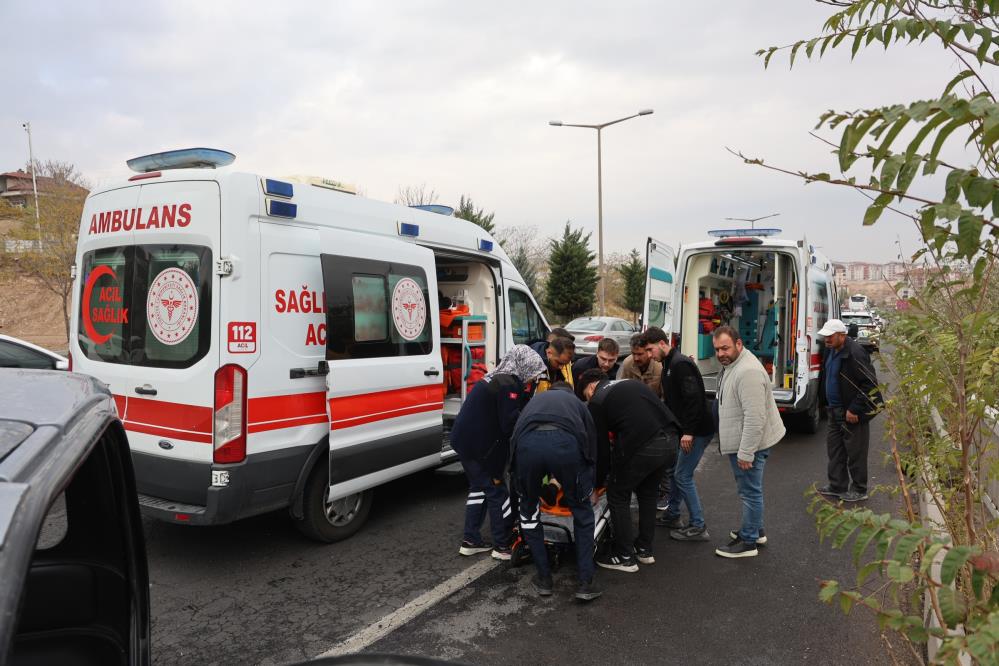 Elektrikli Araca Arkadan Carpti Saskina Ceviren Gerekce Buyuk Olsa Gorurdum (3)