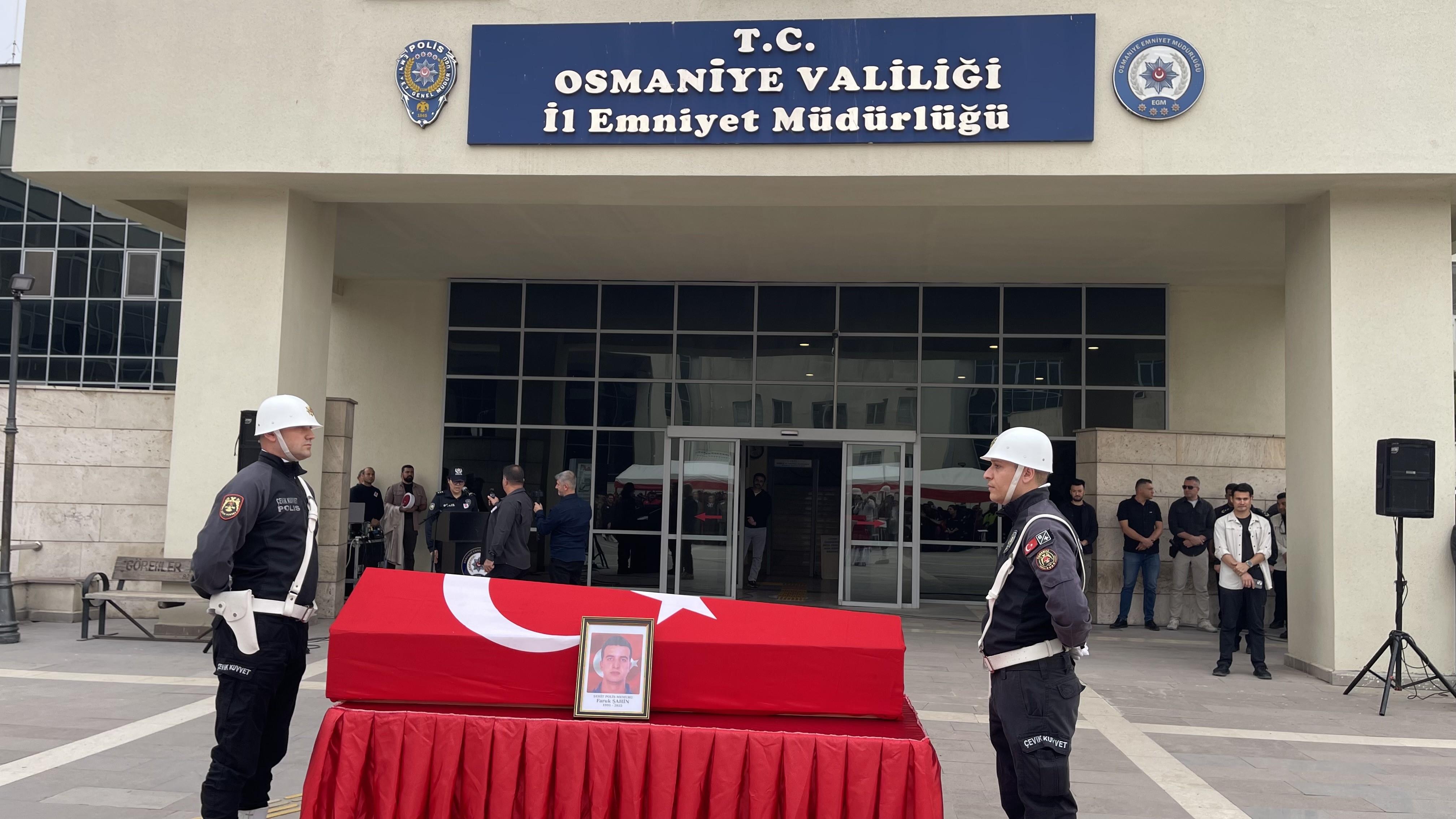 Emniyet Teşkilatında Yas Genç Polis Görev Başında Şehit Oldu (6)