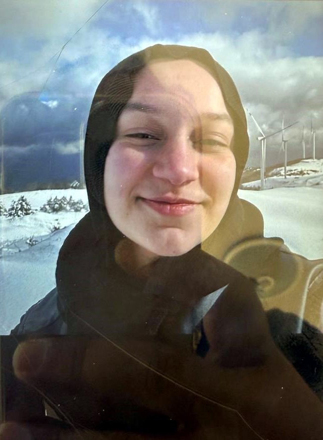 Enkazdan Kurtuldu, Mezarlarına Koştu Dilara’nın Yürek Dağlayan Ilk Ziyareti (3)