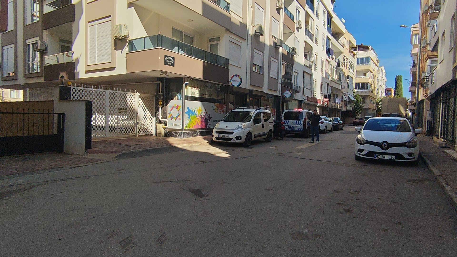 Evinden Kötü Koku Gelince Gerçek Ortaya Çıktı Yaşlı Adam Ölü Bulundu (3)