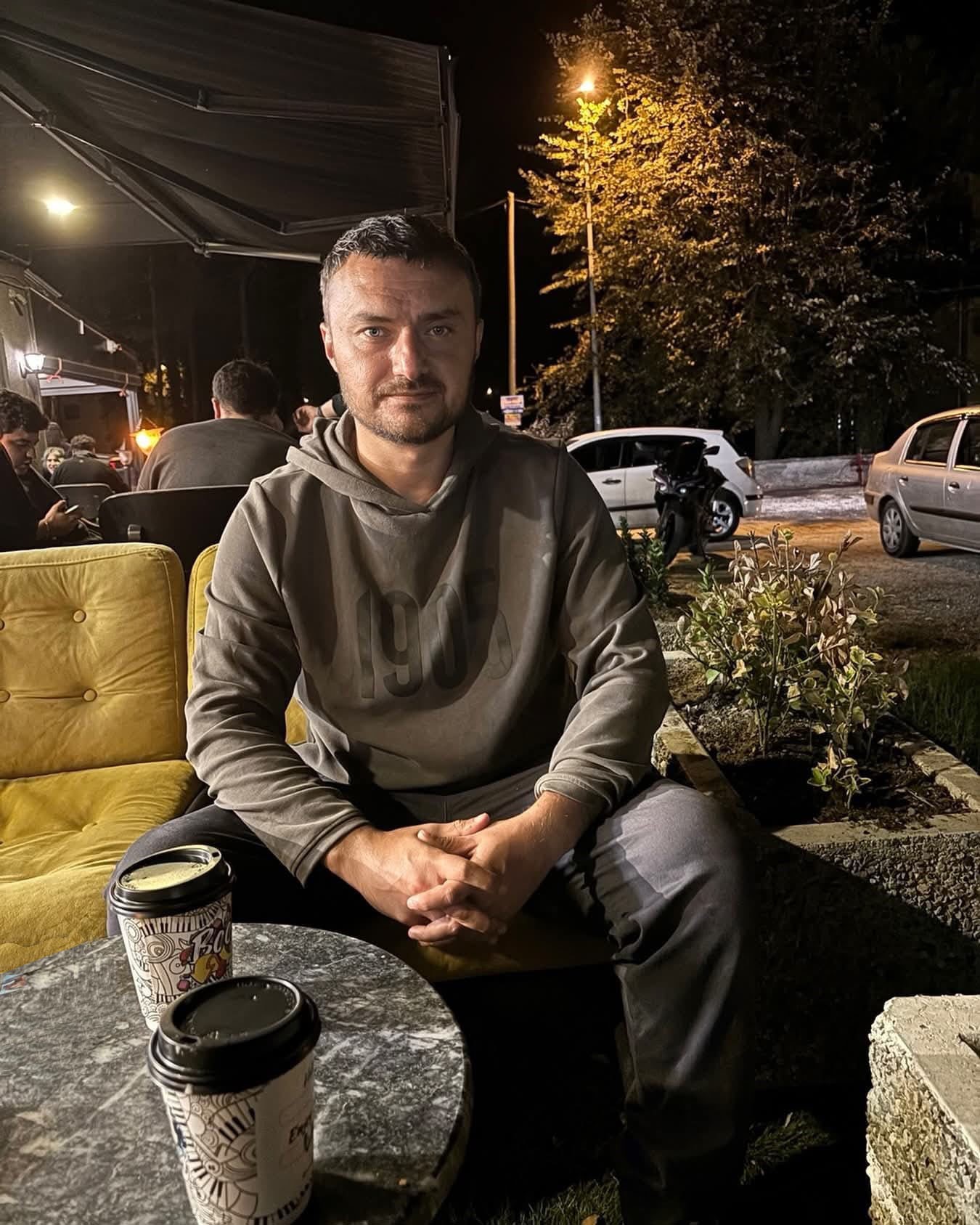 Evlatlıktan Reddedilince Katliam Yaptı! Emekli Polis Kahvehaneyi Bastı, 2 Kişi Hayatını Kaybetti (2)