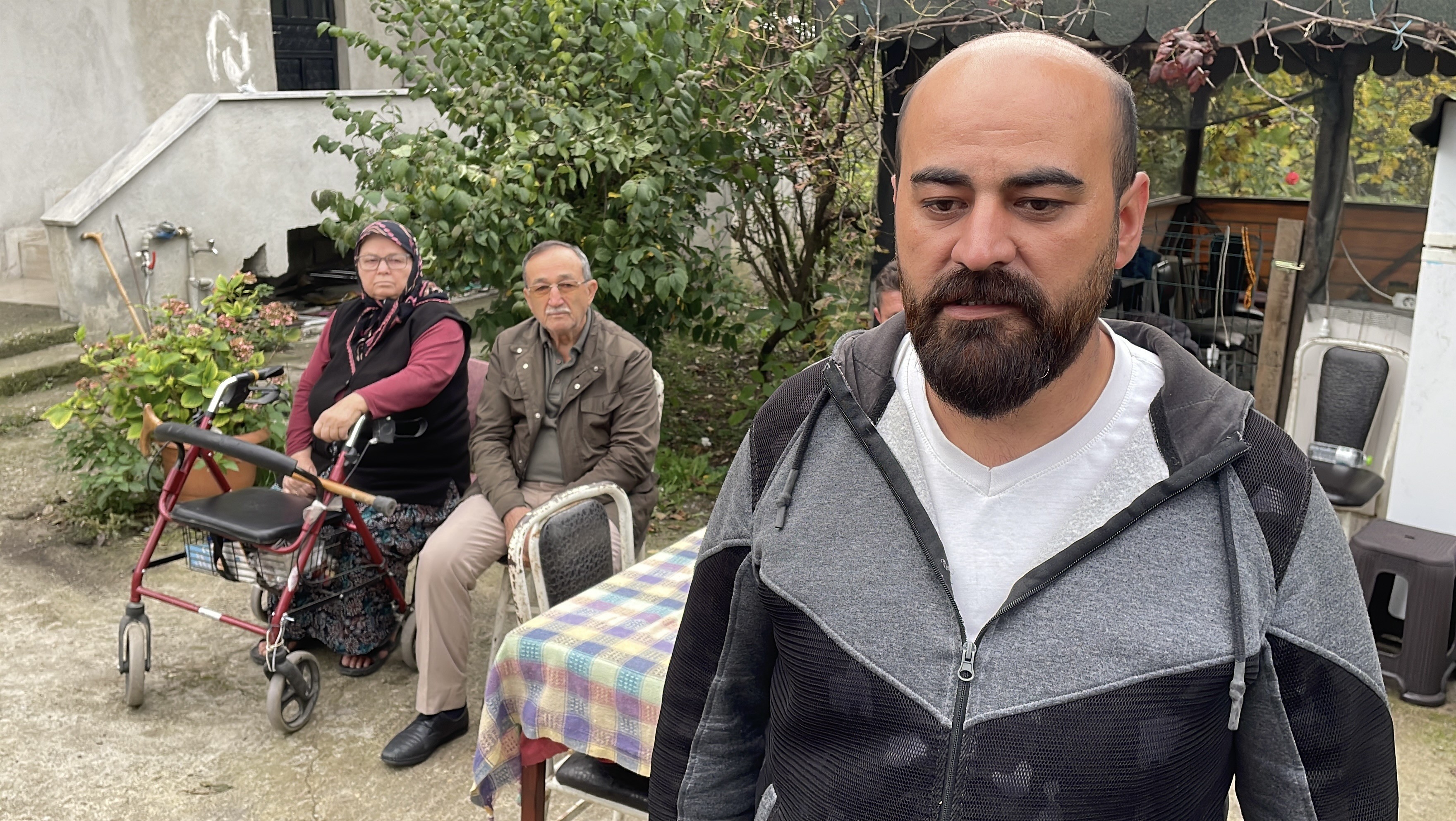 Evlatlıktan Reddedilince Katliam Yaptı! Emekli Polis Kahvehaneyi Bastı, 2 Kişi Hayatını Kaybetti (7)