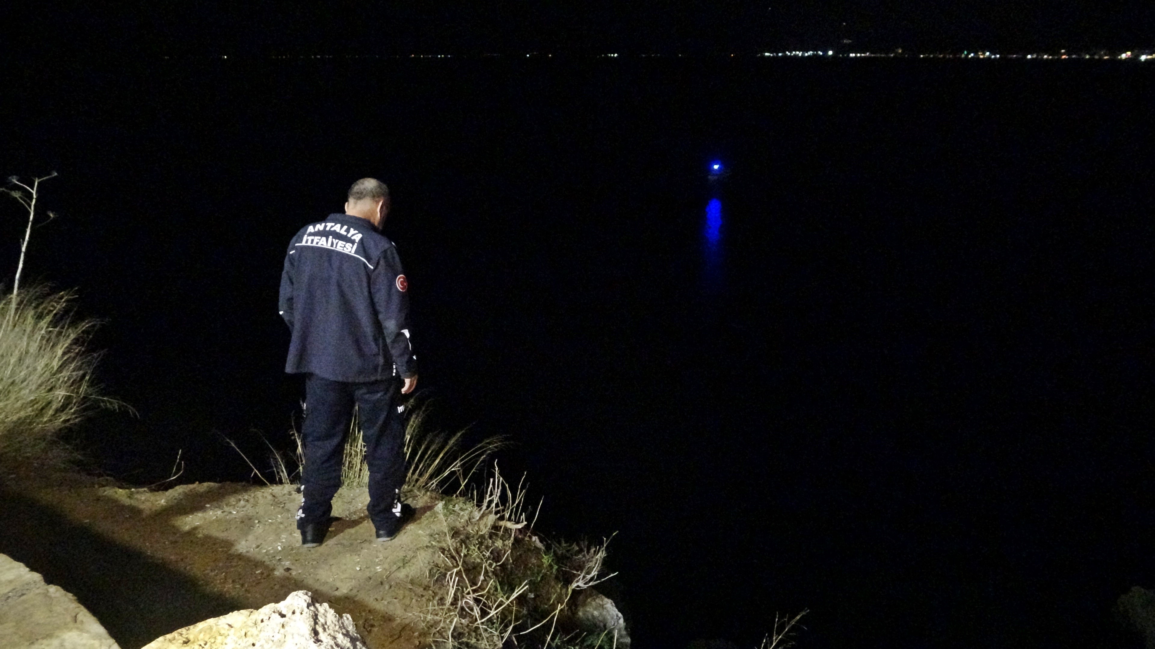 Falezlerde Yürek Yakan Anlar “Ailemin Bir Suçu Yok” Deyip Atladı (12)