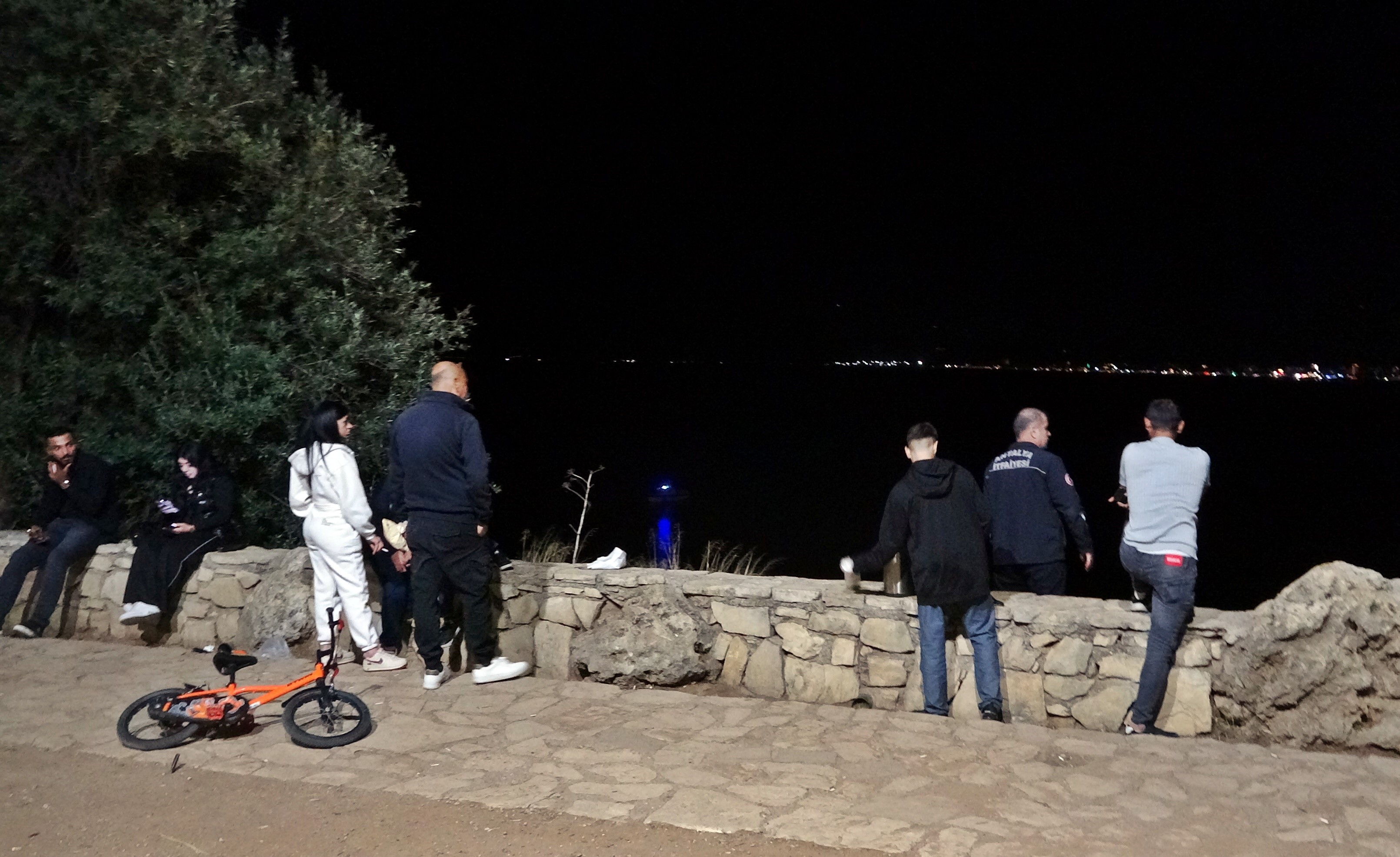 Falezlerde Yürek Yakan Anlar “Ailemin Bir Suçu Yok” Deyip Atladı (5)