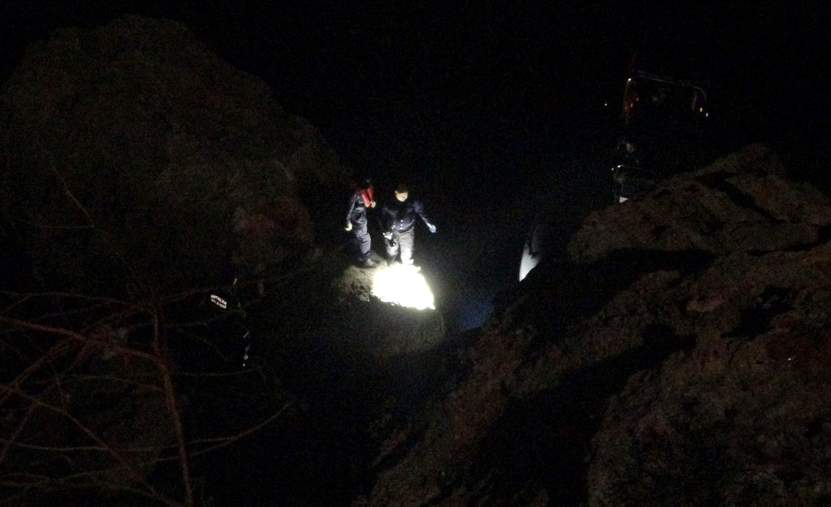 Falezlerde Yürek Yakan Anlar “Ailemin Bir Suçu Yok” Deyip Atladı (8)