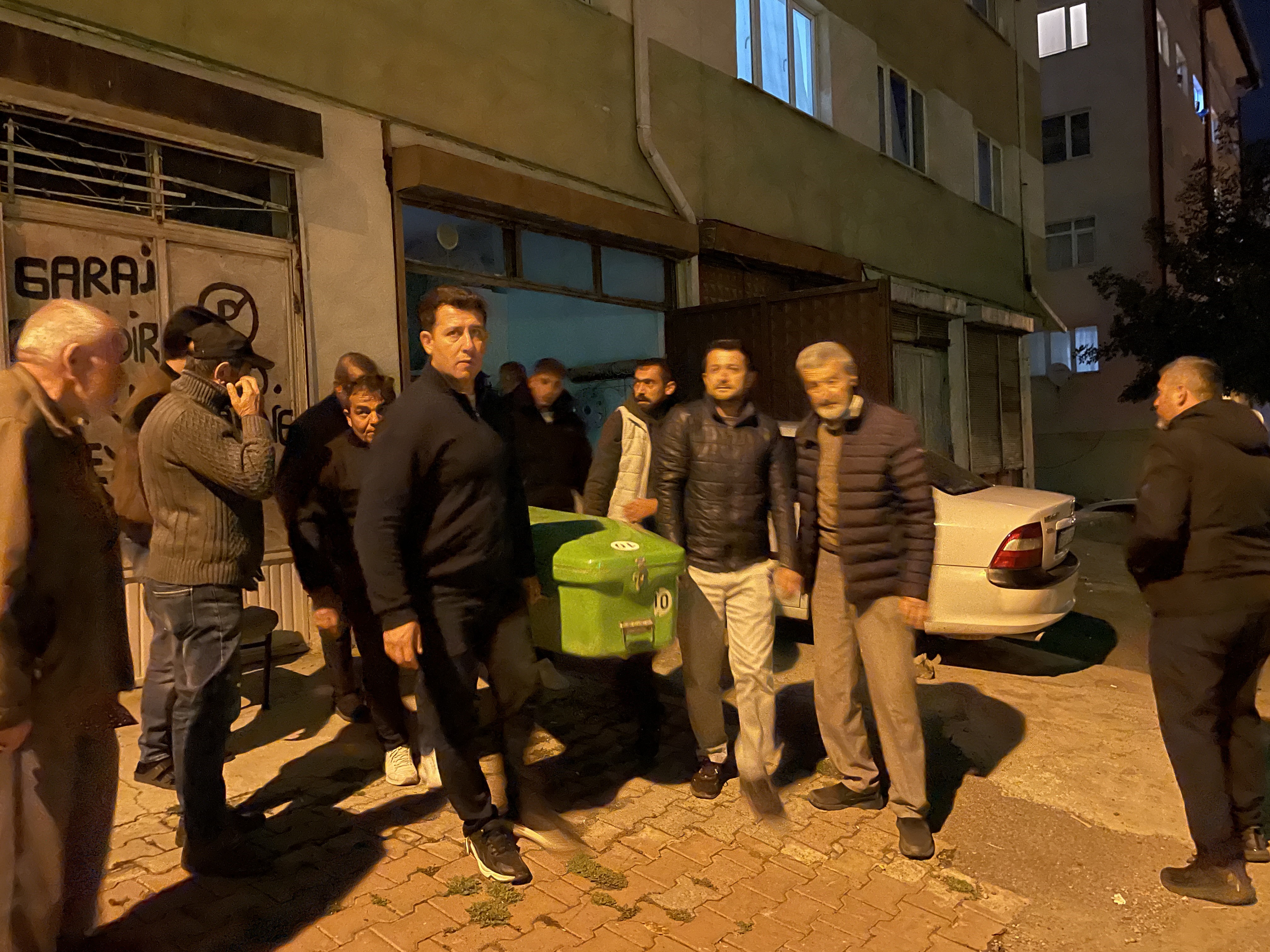 Garajda Korkunç Manzara 76 Yaşındaki Adam Otomobilinde Ölü Bulundu (3)