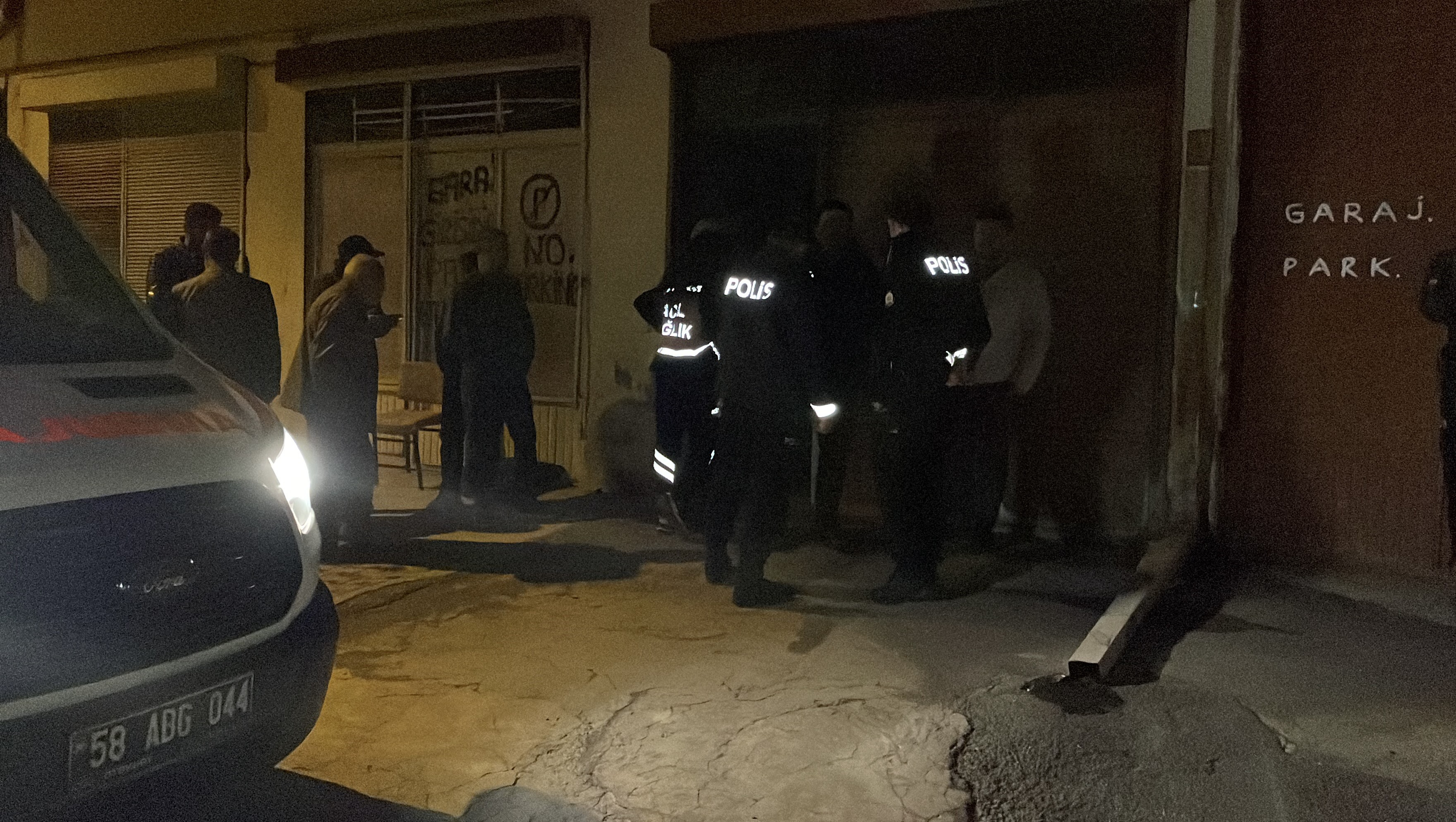 Garajda Korkunç Manzara 76 Yaşındaki Adam Otomobilinde Ölü Bulundu (5)