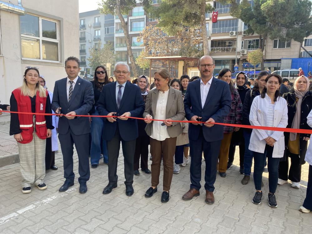 Gazze Icin Ornek Dayanisma Alasehirli Ogrenciler Urun Satip Bagis Topladi (2)