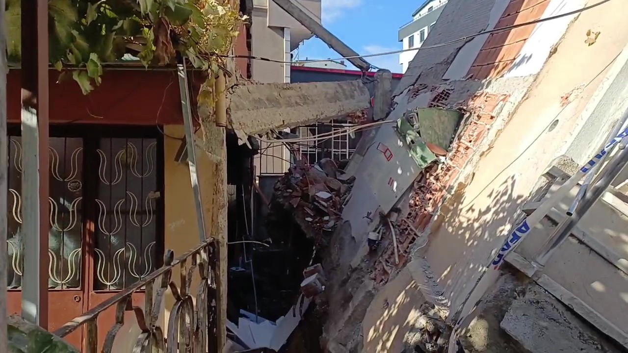 Gebzede Faciaya Ramak Kala Yan Apartman Saniyelerle Kurtuldu Bir Aile Topragin Altinda (2)