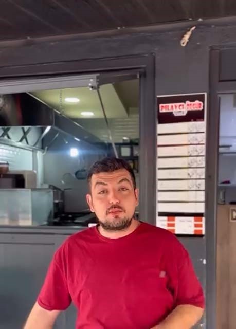 Gece Saatlerinde Bir Pilavcıya Camdan Giren Hırsız, Kasadaki Bozuk Paraları Aldıktan Sonra Yemek Yapmaya Çalıştı. Ancak Dükkanın Gazı Kapalı Olduğu Için Yemek Hazırlamayı Başaramadı. (2)