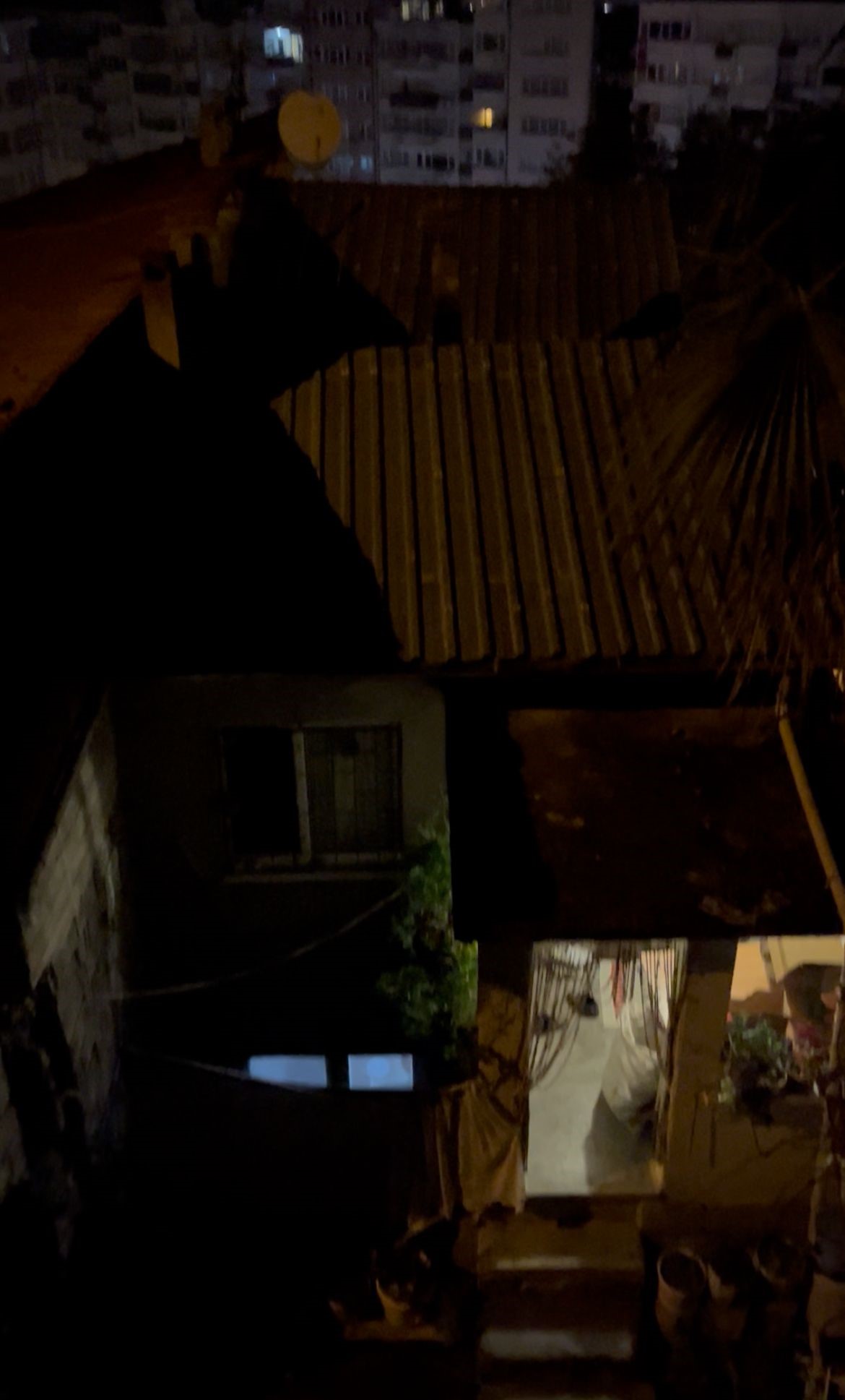 Gece Yarısı Kan Donduran Manzara Bahçede Ceset Bulundu (2)