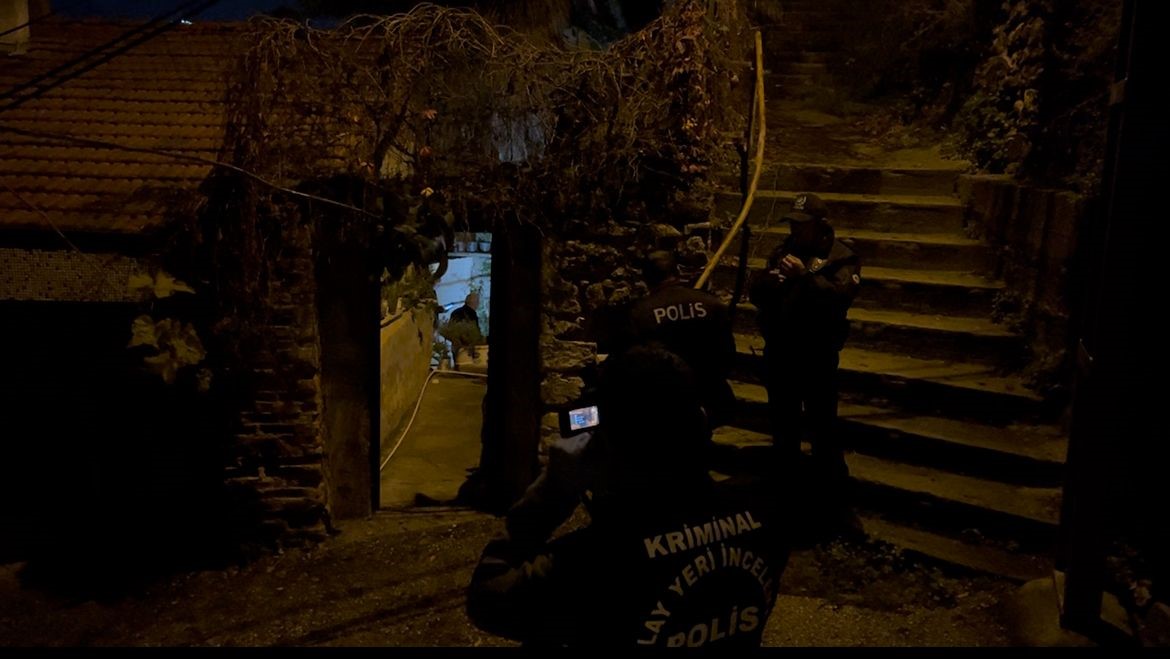 Gece Yarısı Kan Donduran Manzara Bahçede Ceset Bulundu (4)