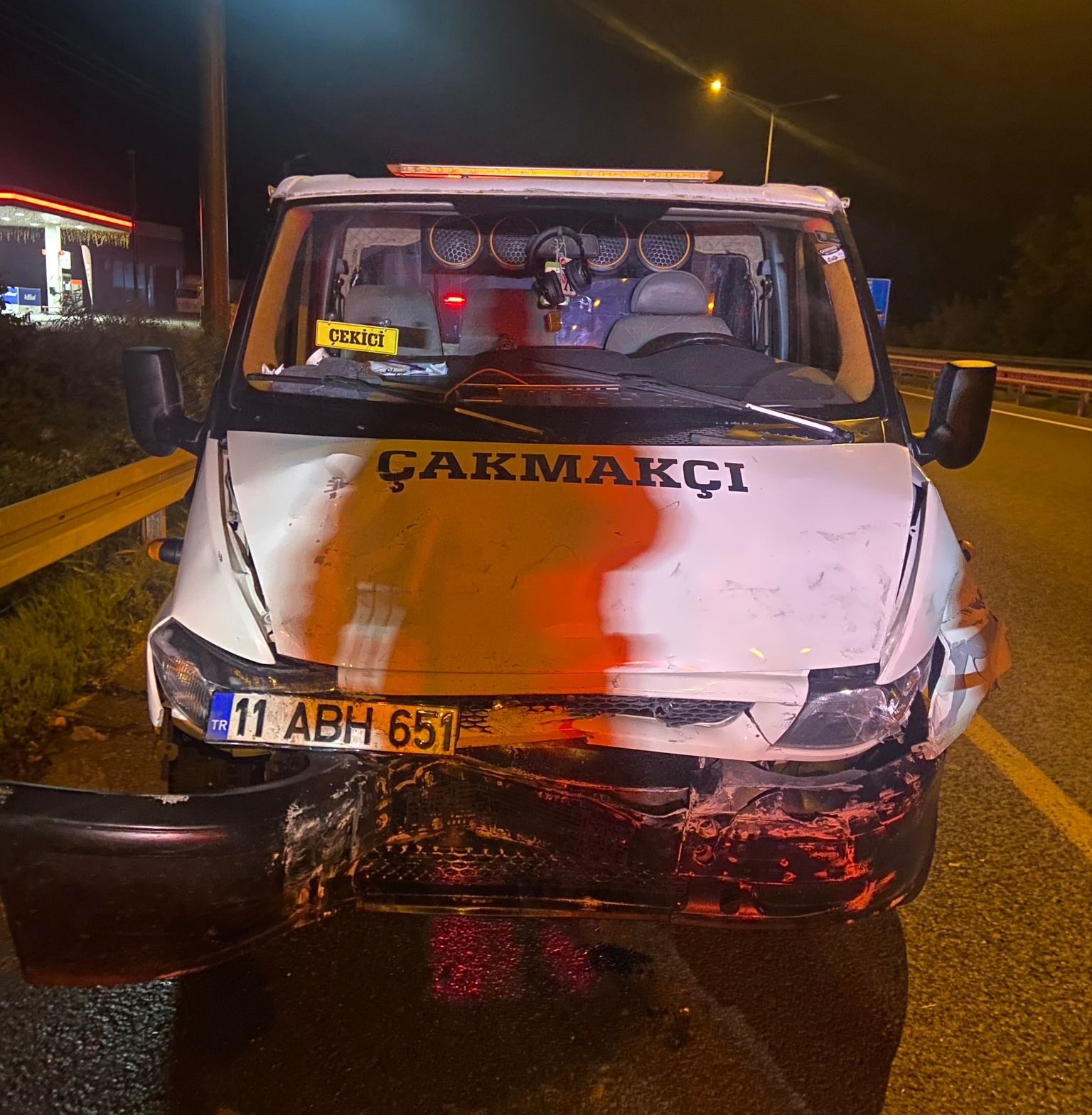 Gece Yarısı Karayolunda Ölüm Zinciri Anne Ve Kızı Hayatını Kaybetti (2)