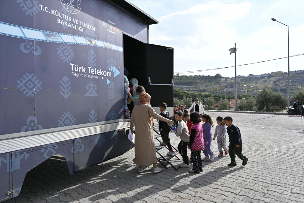 Gezen Sinema Tiri Demircide 4 Bin Cocuga Sinema Keyfi Yasatti (1)-1