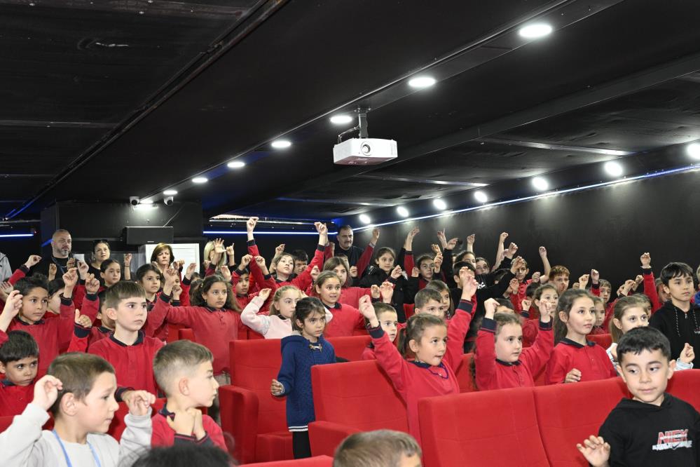 Gezen Sinema Tiri Demircide 4 Bin Cocuga Sinema Keyfi Yasatti (4)