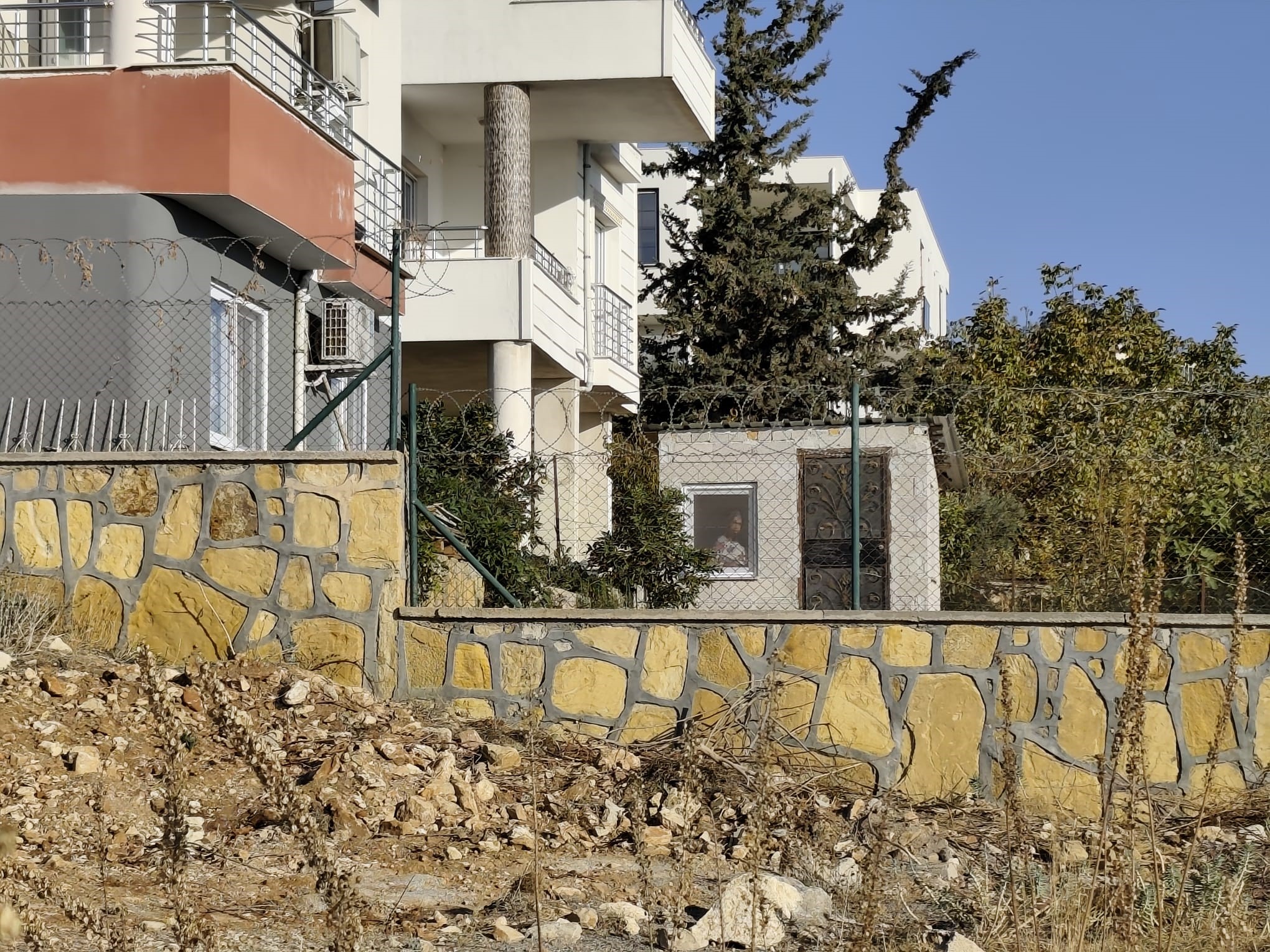 Gorenlerin Ici Parcalandi Engelli Kadinin Kulubede Yasadigi Ortaya Cikti 01