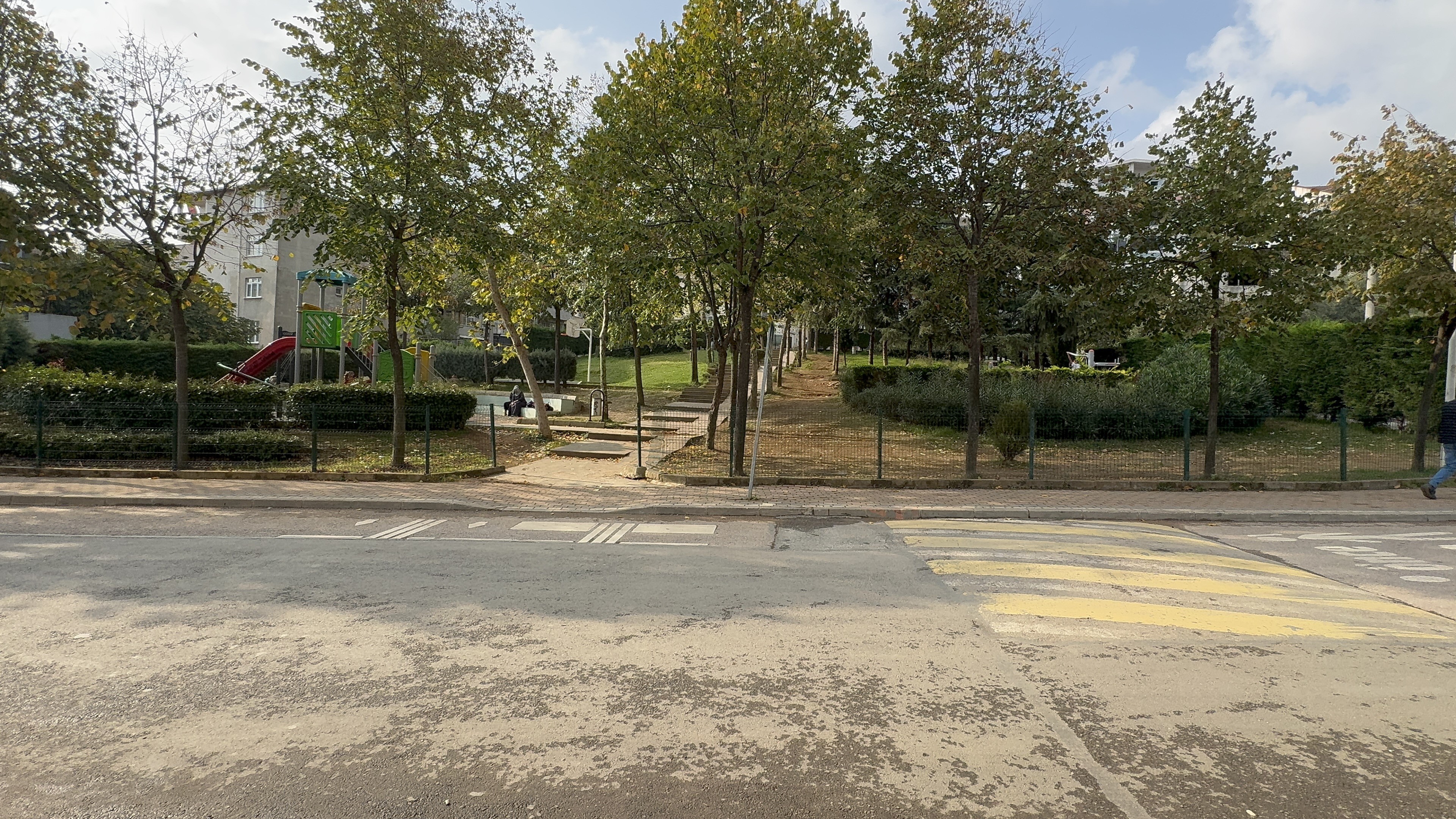 Görev Başında Feci Ölüm Belediye Işçisi Çöp Kamyonunun Altında Can Verdi (4)