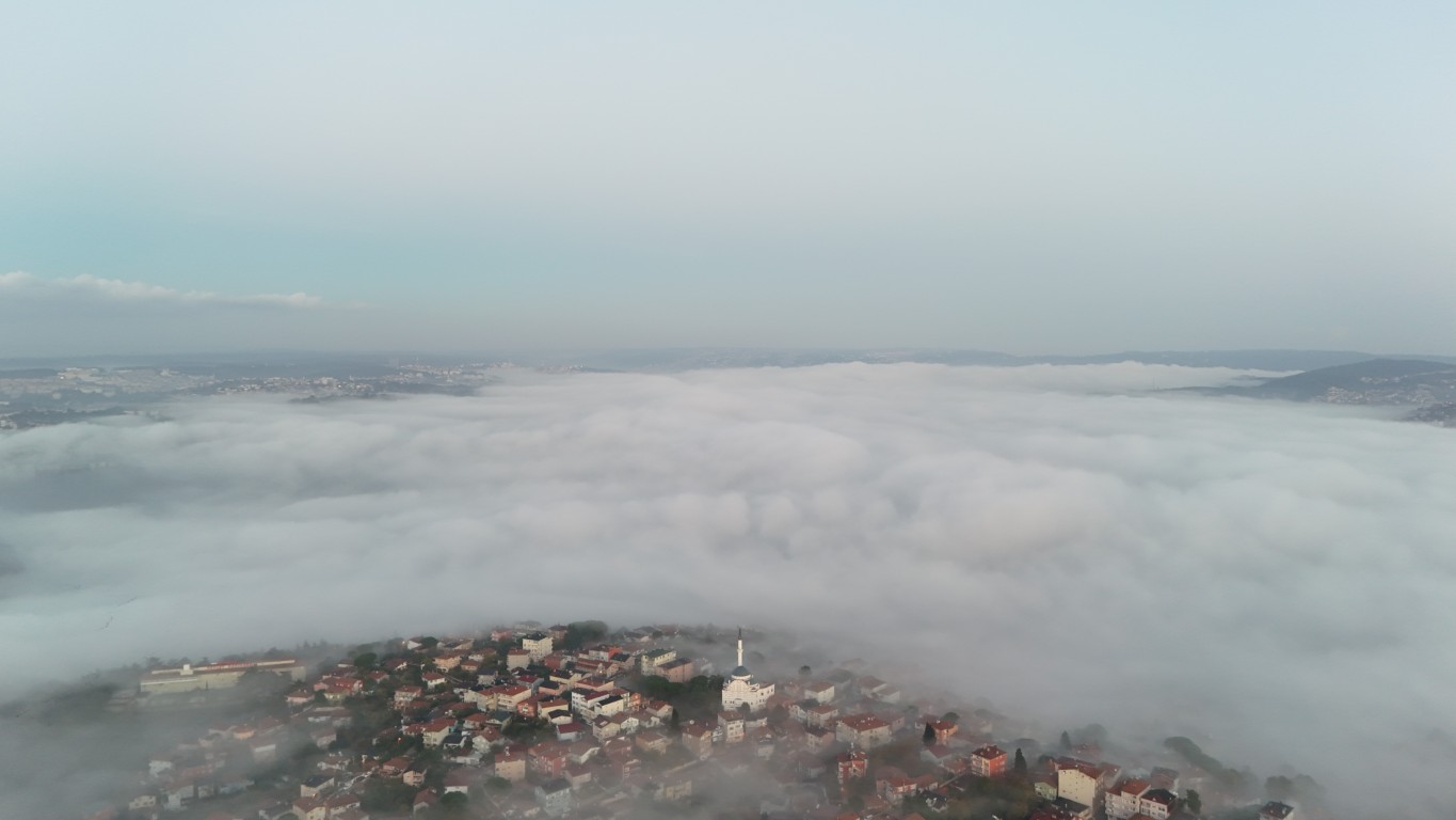 Gorus Mesafesi Metrelerce Dustu Mega Kent Beyaza Burundu Istanbul Bogazinda Yogun Sis (1) (Orta)