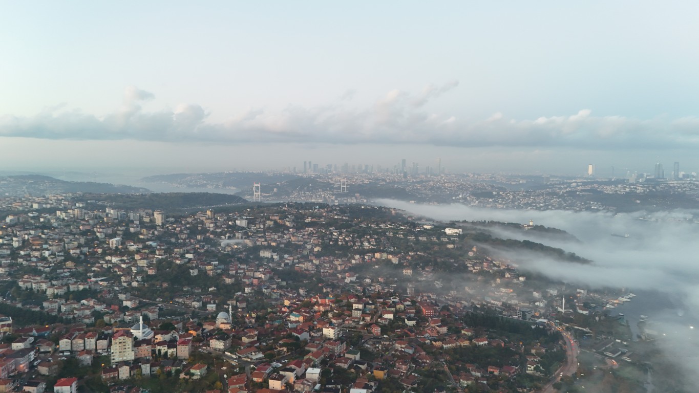 Gorus Mesafesi Metrelerce Dustu Mega Kent Beyaza Burundu Istanbul Bogazinda Yogun Sis (3) (Orta)