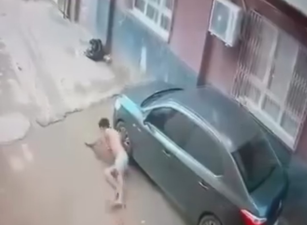 Güvenlik Kameralarına Yansıyan Dehşet Kardeşiyle Yasak Ilişki Yaşayan Şahsı Sokak Ortasında Öldürdü (2)