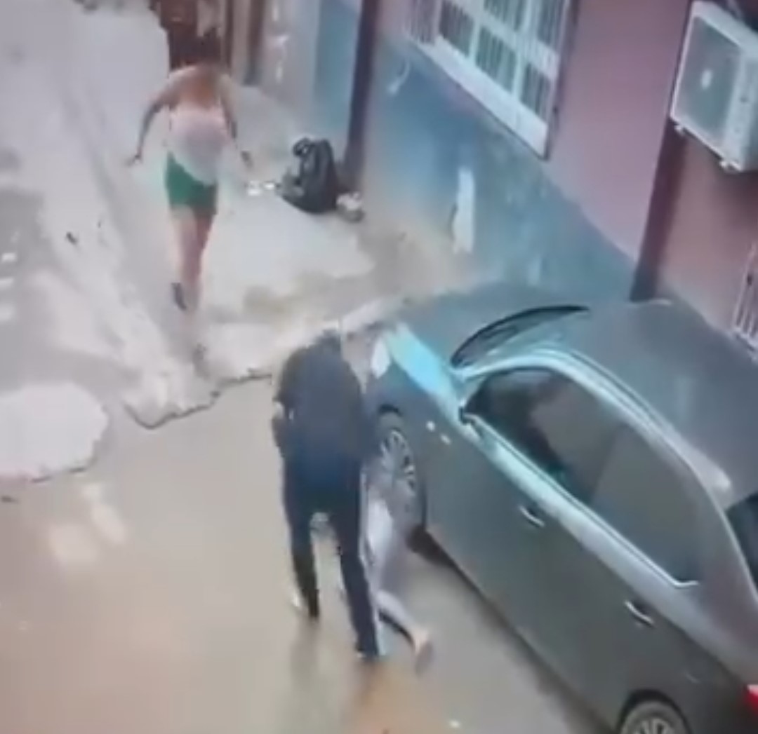 Güvenlik Kameralarına Yansıyan Dehşet Kardeşiyle Yasak Ilişki Yaşayan Şahsı Sokak Ortasında Öldürdü (3)