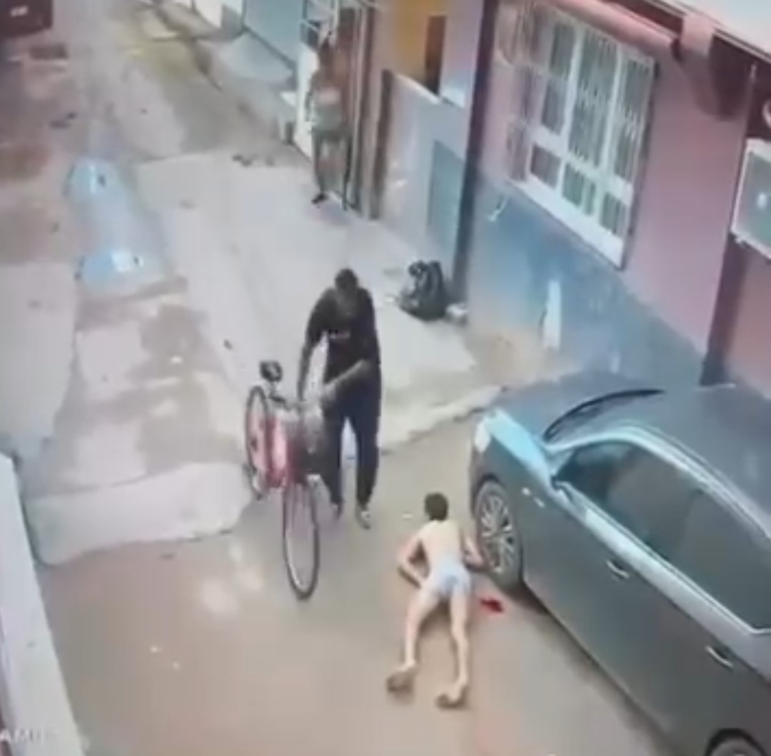 Güvenlik Kameralarına Yansıyan Dehşet Kardeşiyle Yasak Ilişki Yaşayan Şahsı Sokak Ortasında Öldürdü (4)