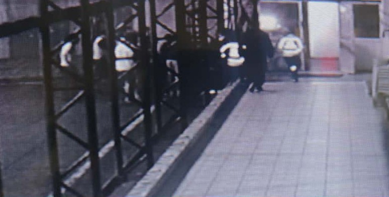 Halı Sahada Acı Ölüm 3 Çocuk Babası Genç Adam Kalbine Yenildi (7)