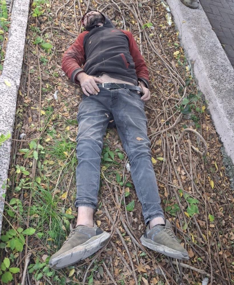 Hastane Bahcesinde Supheli Olum 41 Yasindaki Adam Kurtarilamadi (2)