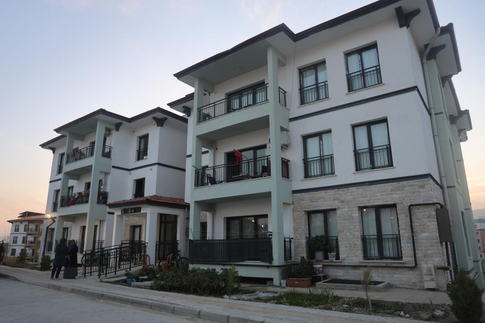 Hatay Depremzedew (2)