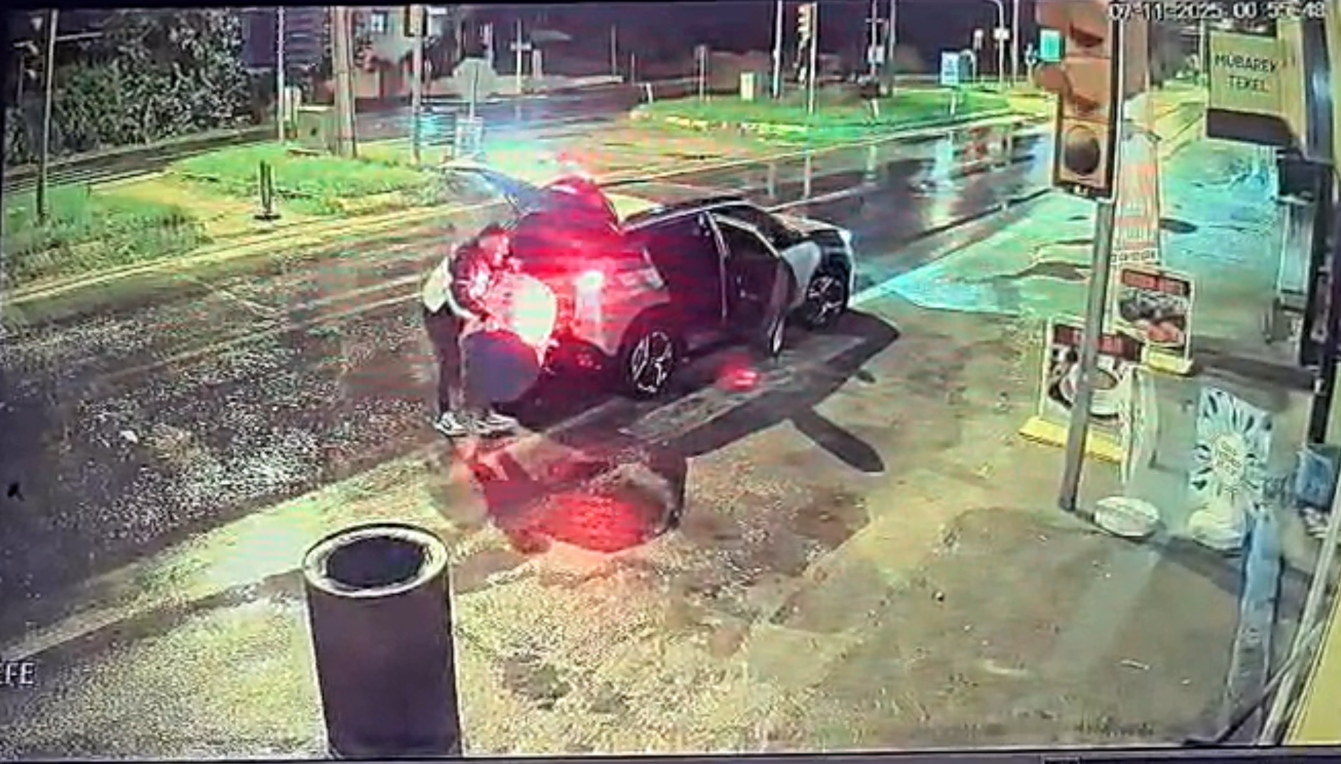 İlginç Hırsızlık Girişimi Varili Sığdıramayınca Geri Bıraktı (3)