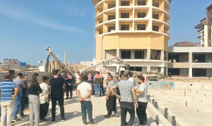 Insaatta Feci Olum Beton Mikseri Yan Yatti Isci Demirlere Dustu-1