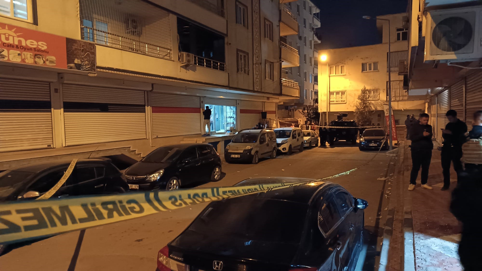 İş Yerinde Silahlı Çatışma Alacak Verecek Kavgasında 2 Ölü, 3 Yaralı (2)