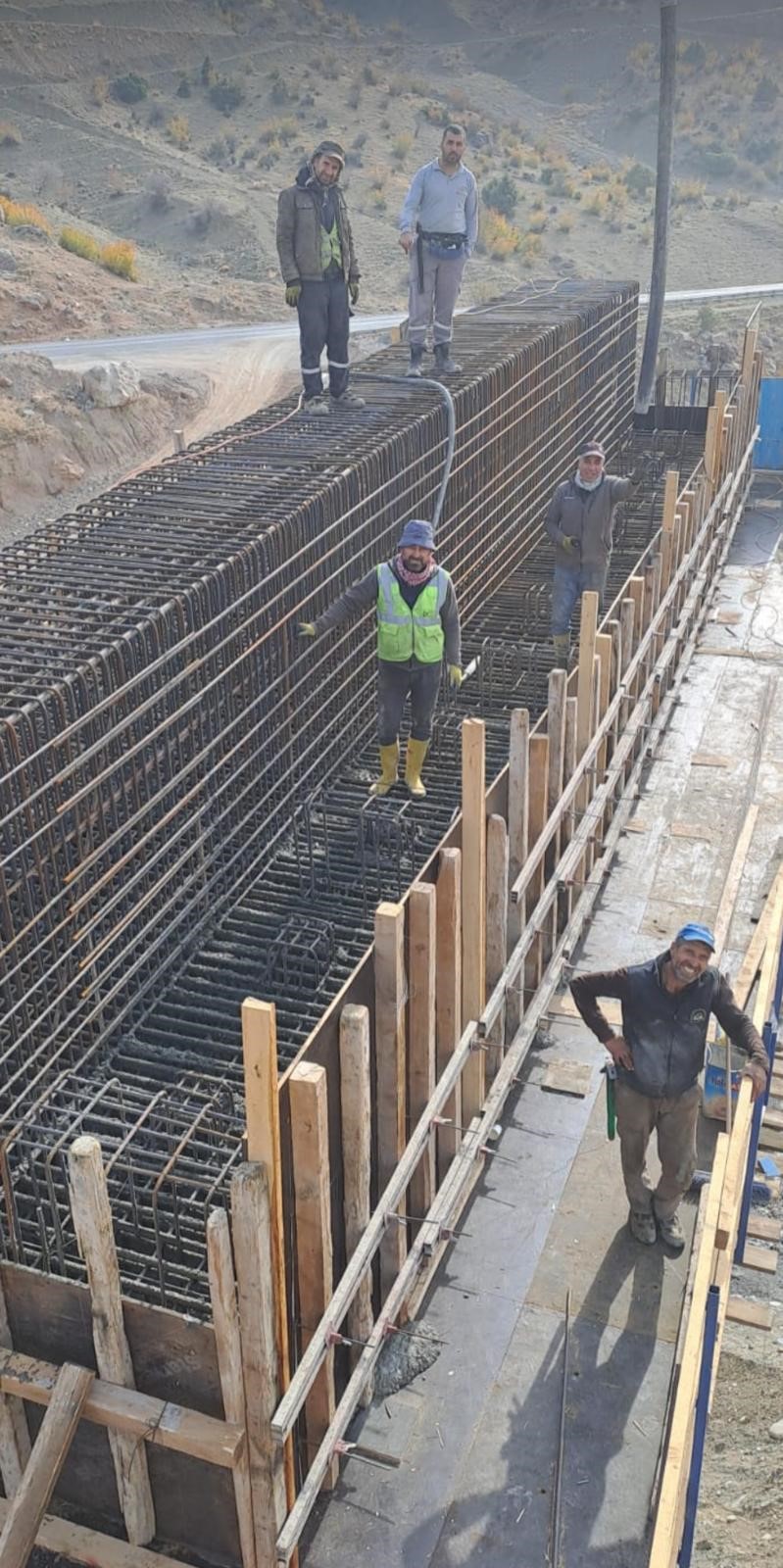 İskele Çöktü, 4 Can Gitti Ölüm Öncesi Poz Verdikleri Kare Ortaya Çıktı (2)