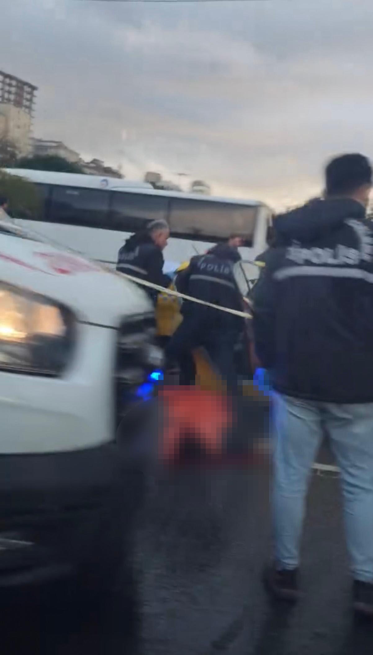 Kadın Cinayetleri Bitmiyor! Cadde Ortasında Kahreden Görüntü Konuşma Bahanesiyle Çağırıp Katletti (2)