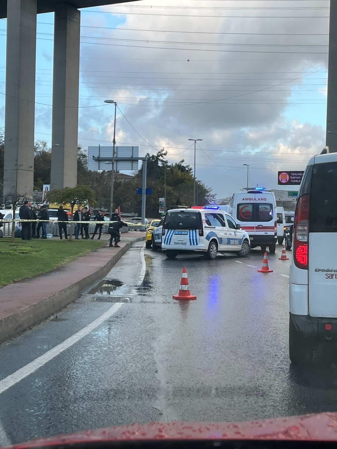 Kadın Cinayetleri Bitmiyor! Cadde Ortasında Kahreden Görüntü Konuşma Bahanesiyle Çağırıp Katletti (4)