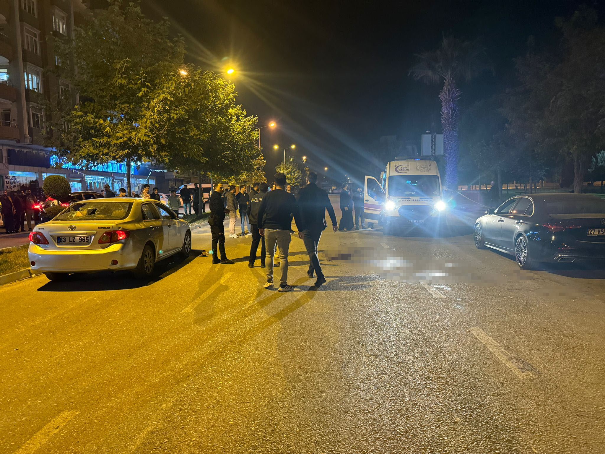 Kardeşler Arasındaki Tartışma Büyüdü Taş, Sopa Ve Bıçaklar Konuştu; 1’I Ağır 4 Yaralı (4)