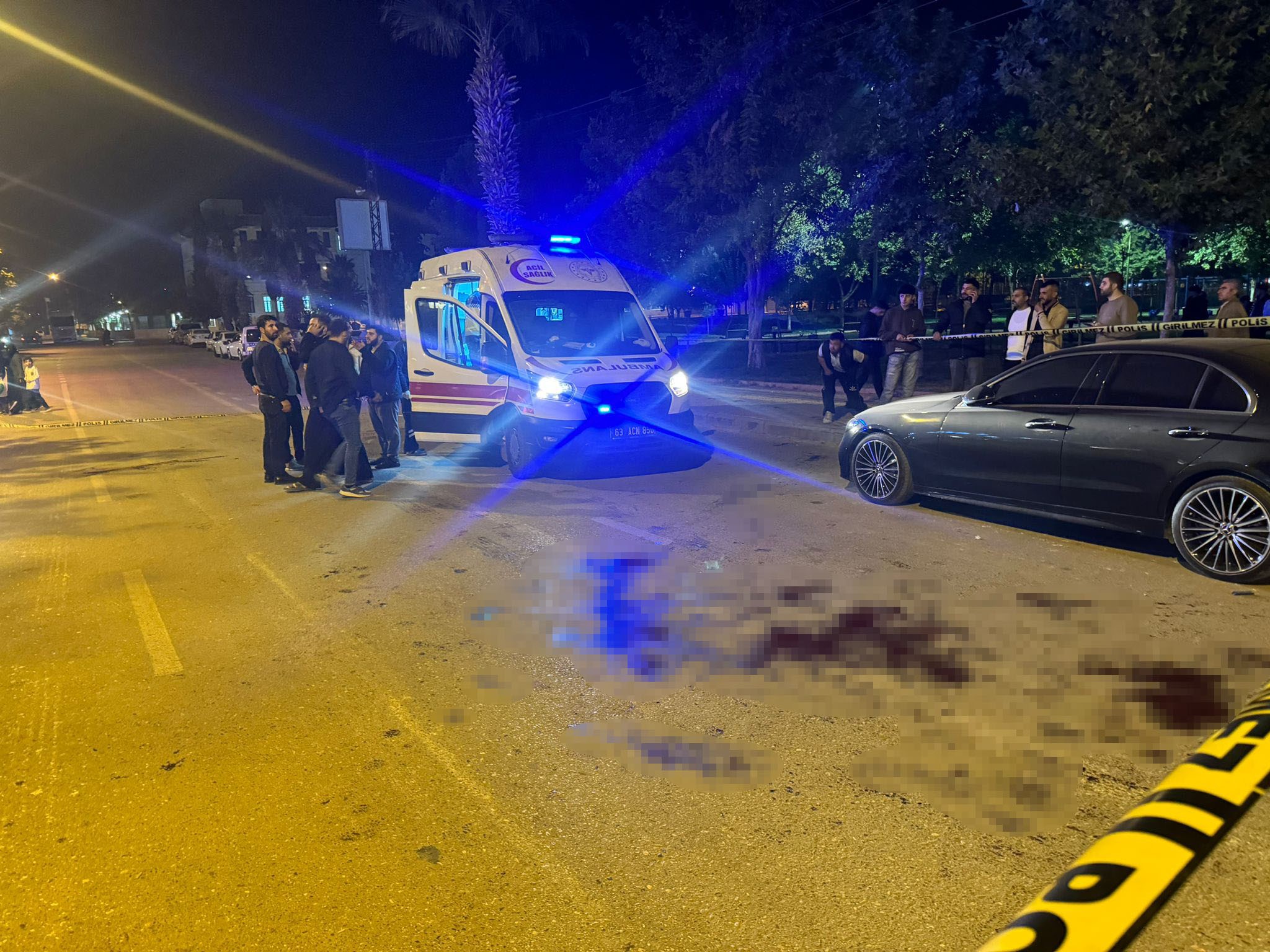 Kardeşler Arasındaki Tartışma Büyüdü Taş, Sopa Ve Bıçaklar Konuştu; 1’I Ağır 4 Yaralı (6)