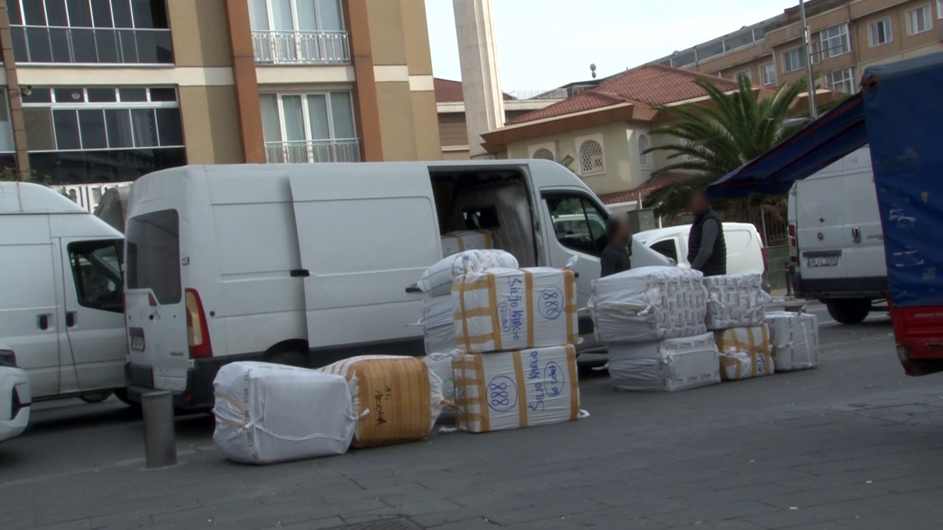 ‘Kargolarım Çalındı’ Iddiası Kanlı Bitti Esnaf, Kargo Çalışanlarını Sokak Ortasında Vurdu (2)