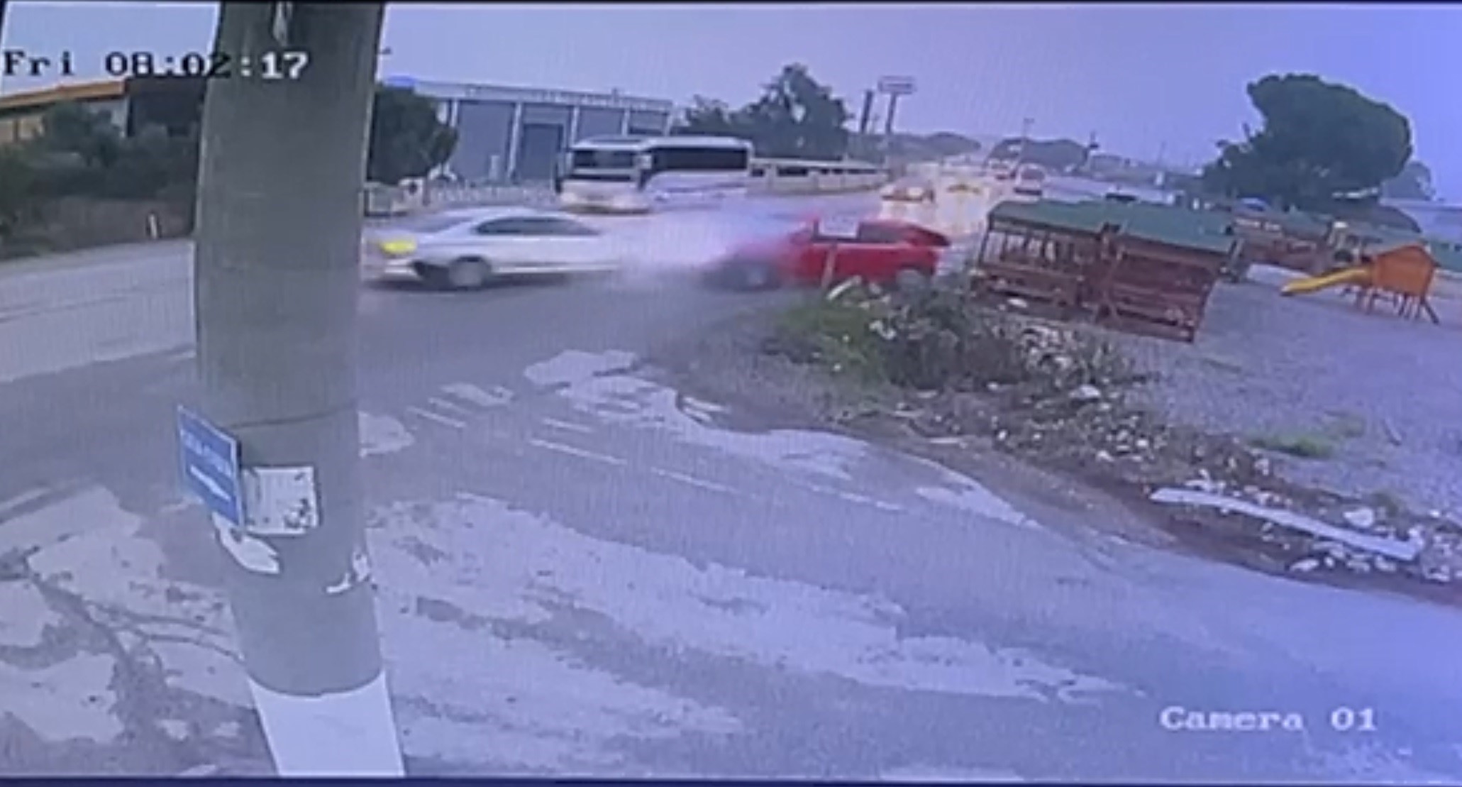 Kemalpaşa’da Kanlı Kavşak İki Kadın Hayatını Kaybetti, 4 Kişi Yaralandı (2)