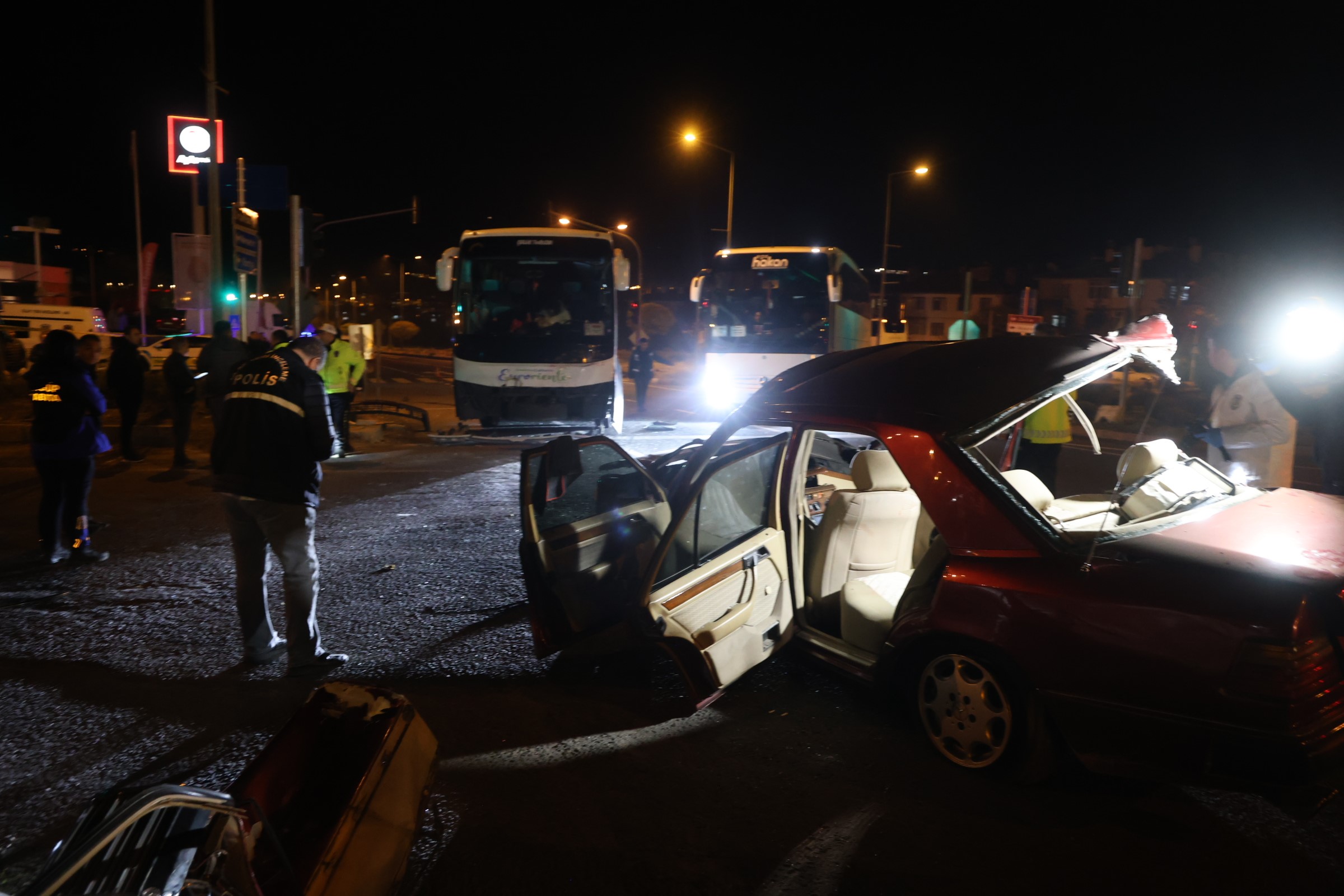 Kırmızı Işık Ihlali Can Aldı Üniversite Öğrencisi Ve Bir Kişi Hayatını Kaybetti (2)