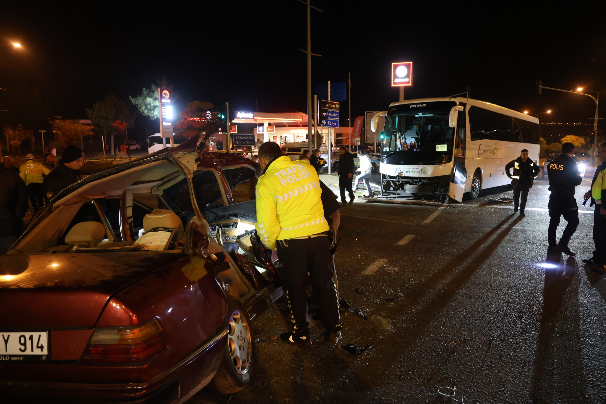 Kırmızı Işık Ihlali Can Aldı Üniversite Öğrencisi Ve Bir Kişi Hayatını Kaybetti (3)