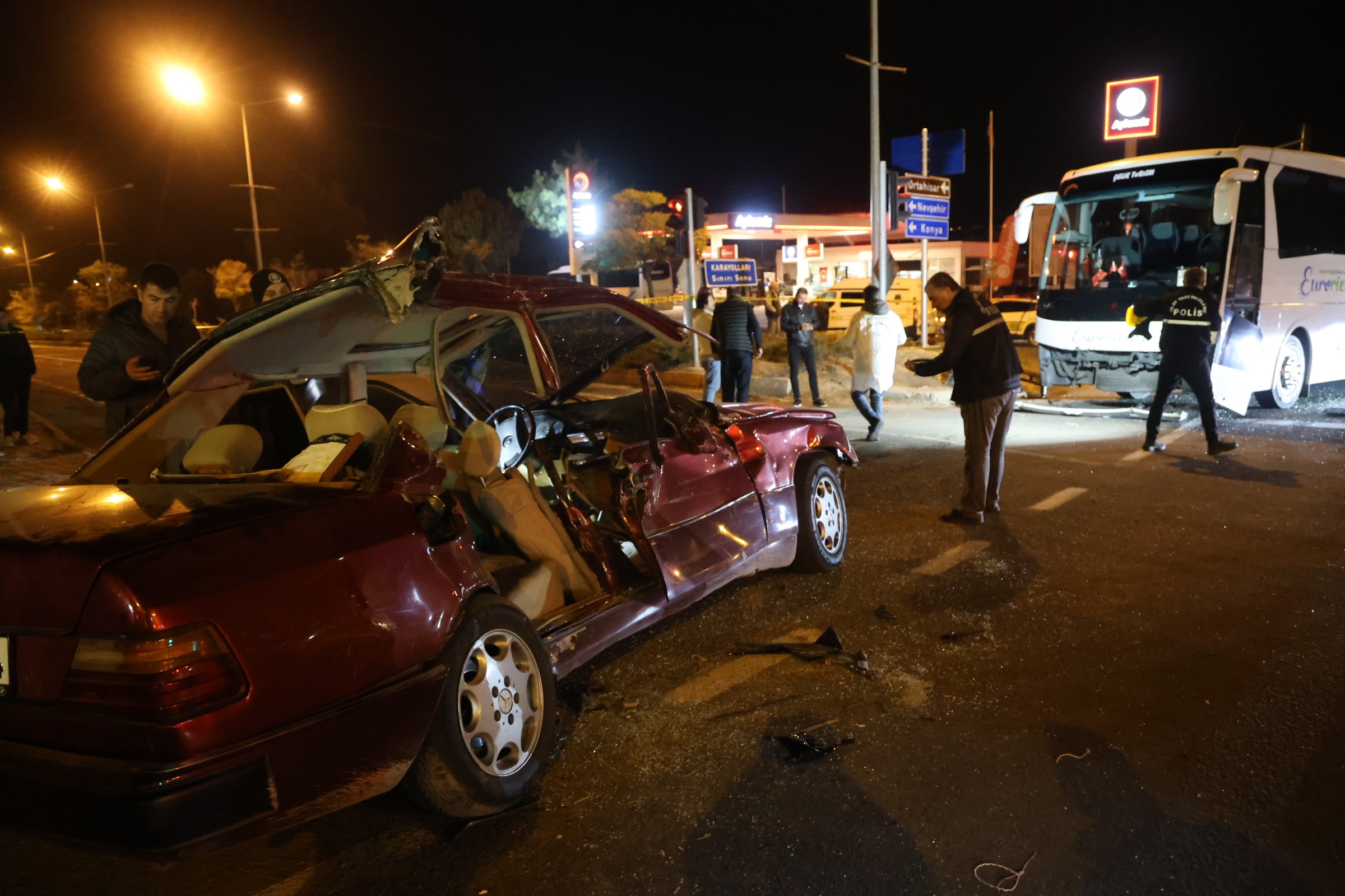 Kırmızı Işık Ihlali Can Aldı Üniversite Öğrencisi Ve Bir Kişi Hayatını Kaybetti (4)