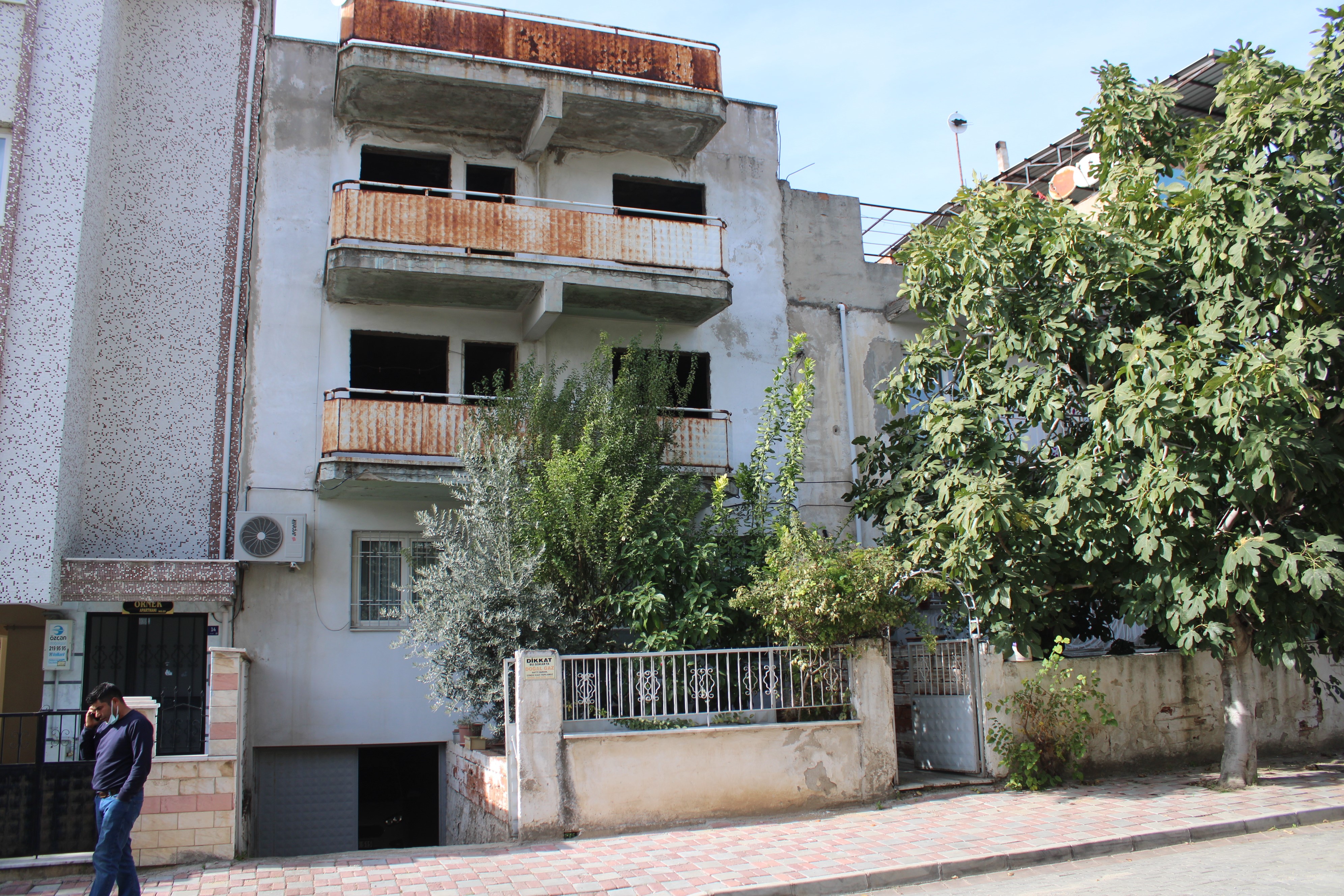 Komşuların Ihbarıyla Ortaya Çıktı Yalnız Yaşayan Yaşlı Adam Evinde Ölü Bulundu (5)