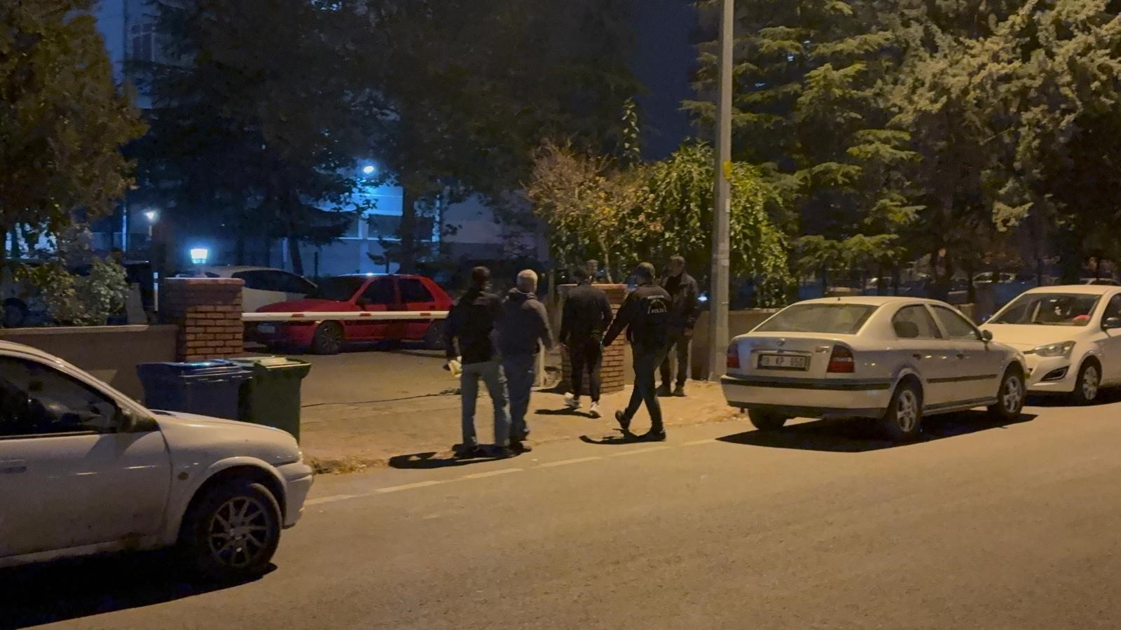 Komsularinin Dikkati Aci Gercegi Ortaya Cikardi Yasli Adam Evinde Olu Bulundu (2)